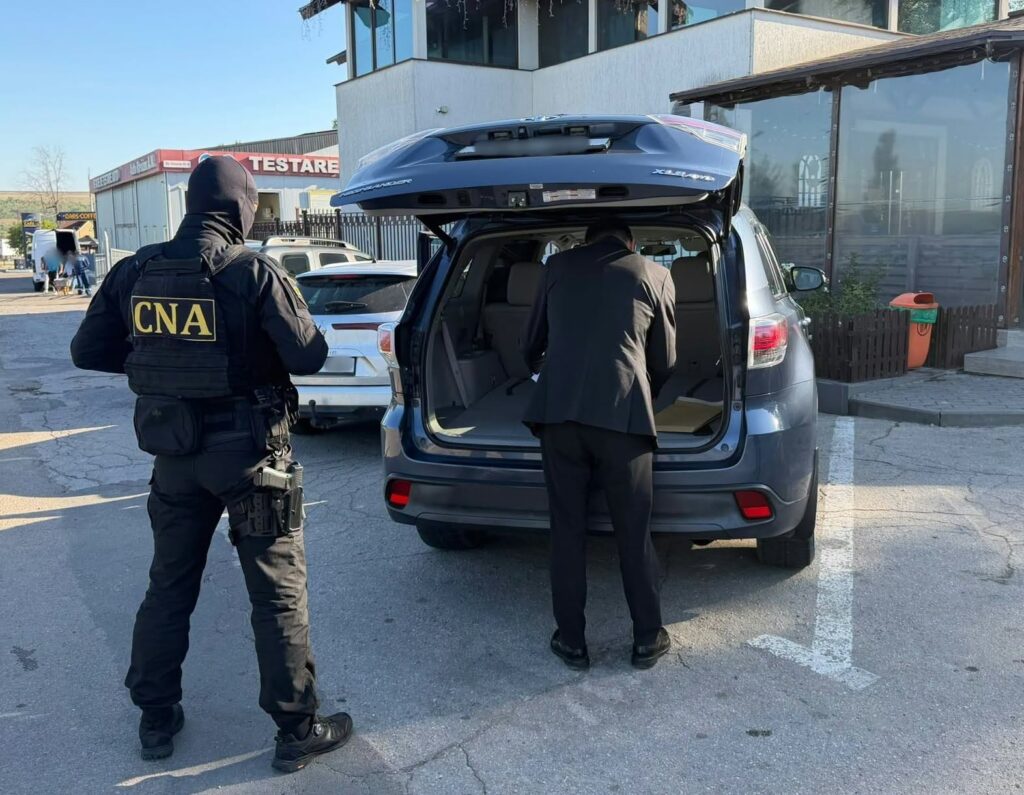 Percheziții CNA într-un dosar de corupție la ASP și Serviciul Vamal