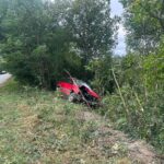 Volkswagen răsturnat într-o fâșie forestieră din localitatea Clocușna, raionul Ocnița
