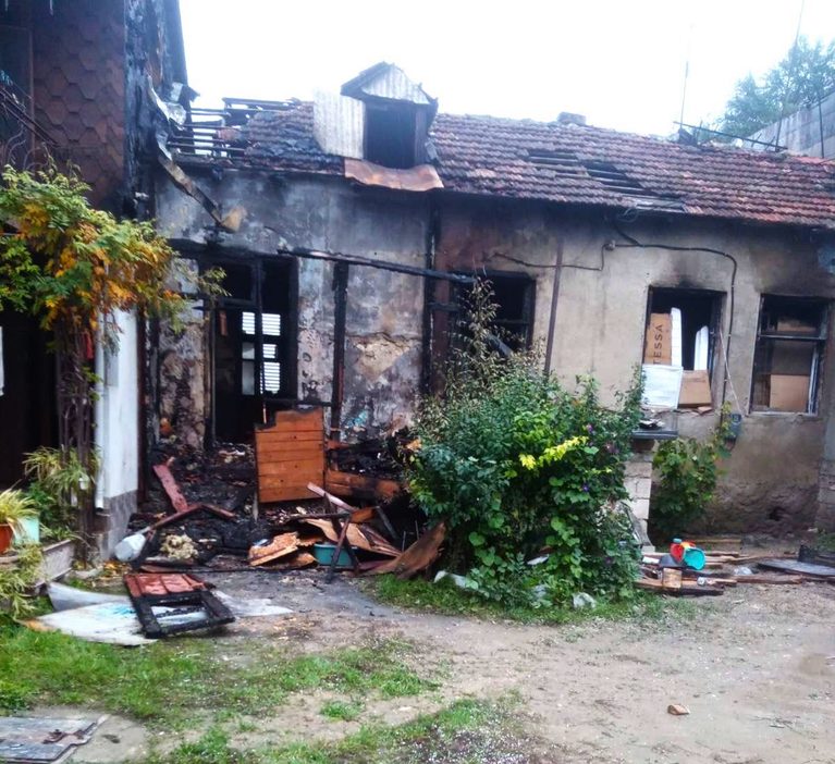 Pompierii intervin la incendiul izbucnit într-o locuință din Orhei.